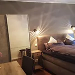 Daire Messe Und Ferienapartment, 90 Qm, 2 Schlafzimmer, 1-4 Gaeste