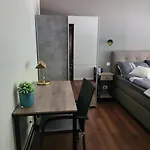 Messe Und Ferienapartment, 90 Qm, 2 Schlafzimmer, 1-4 Gaeste Duisburg