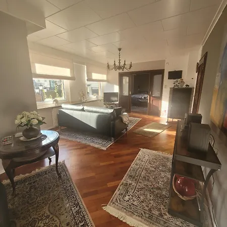Messe Und Ferienapartment, 90 Qm, 2 Schlafzimmer, 1-4 Gaeste * Duisburg