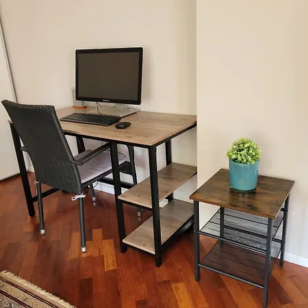 Messe Und Ferienapartment, 90 Qm, 2 Schlafzimmer, 1-4 Gaeste Διαμέρισμα *